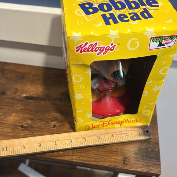 2002 Walt Disney World Resort Mickey Mouse Bobblehead Kellogs 8" Figure … - Picture 7 of 7